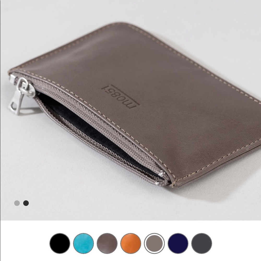 Genuine m0851 Leather pouch